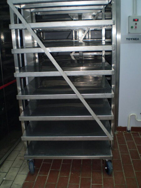 Photo TROLLEY WITH SHELVES  


